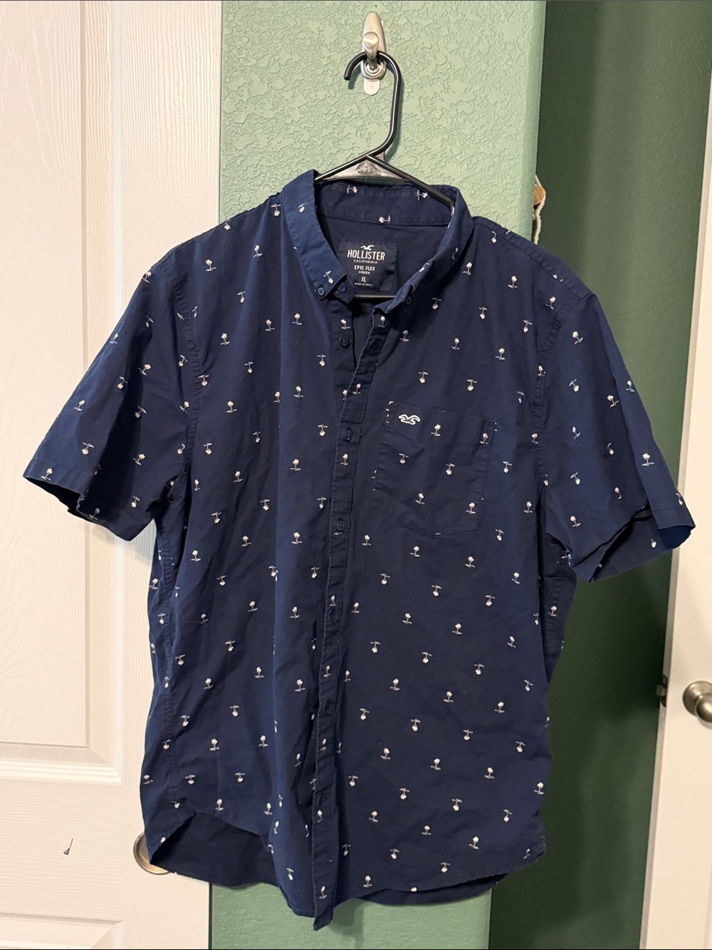 Hollister Navy Short-Sleeve Button-Up Shirt with Micro Palm Print